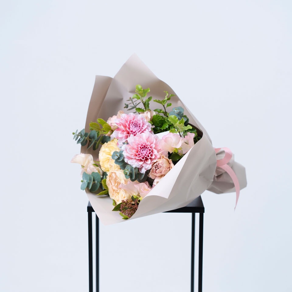 季節のお任せ くすみカラー花束｜広島花屋オンラインショップ花将