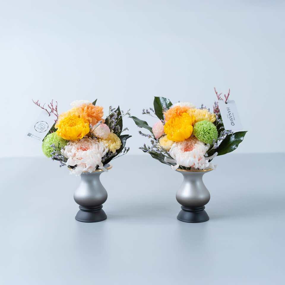 仏壇用 プリザーブドフラワー（花瓶シルバー色x2付き）黄色｜広島花屋