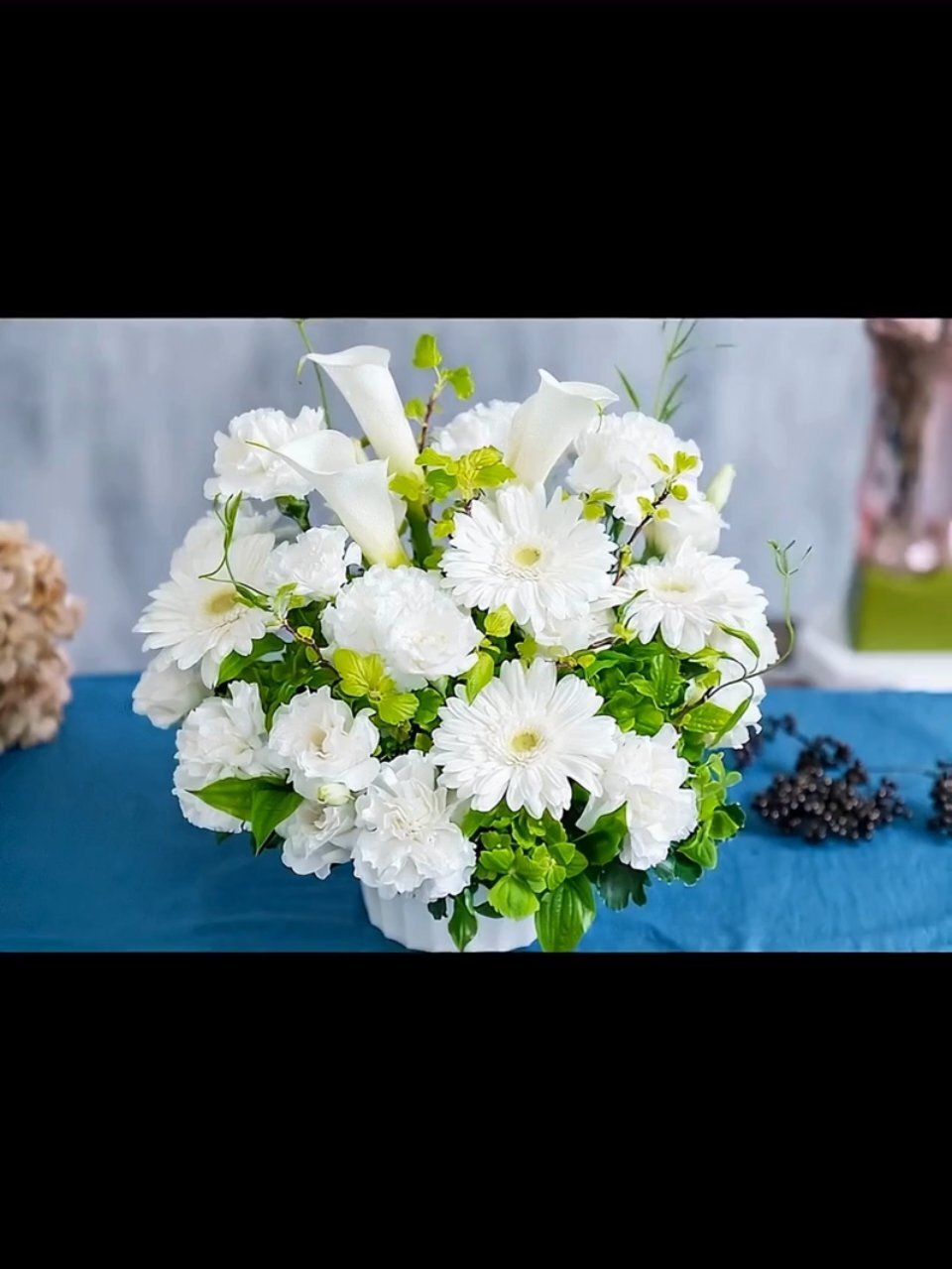 【美品】ホワイト グリーン アレンジメント 12個セット 造花 装花 送料無料 yasashisano 花 お供 ギフト 送料無料 生花 フラワー